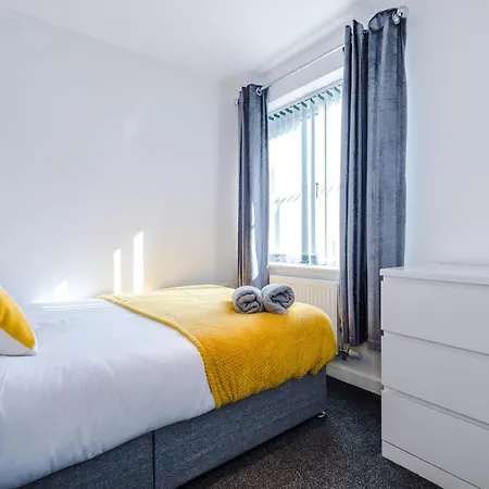 Modern Duo: Warrington Work & Leisure Apartment Exterior photo