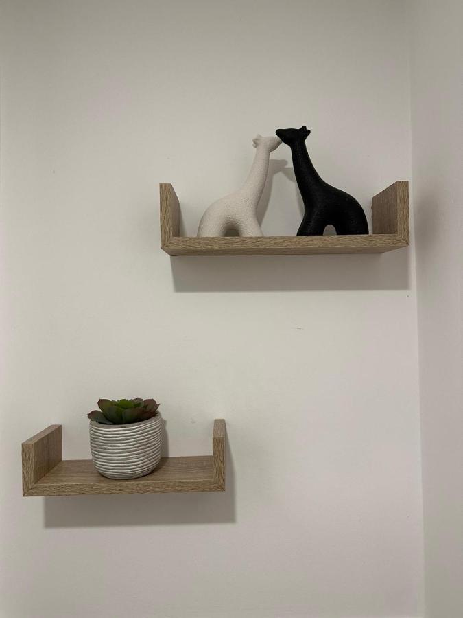 Modern Duo: Work & Leisure Apartment *