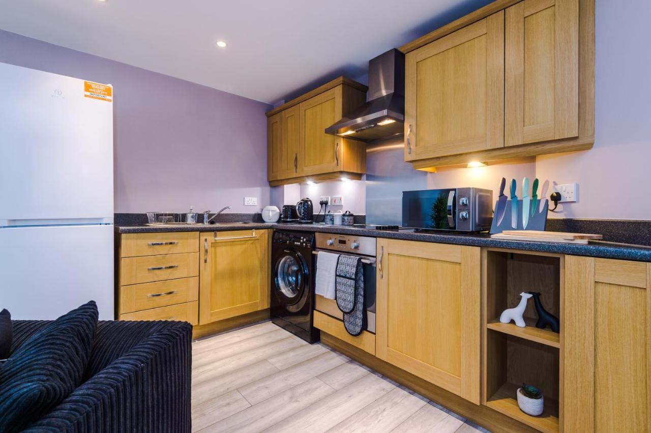 Modern Duo: Work & Leisure * Warrington
